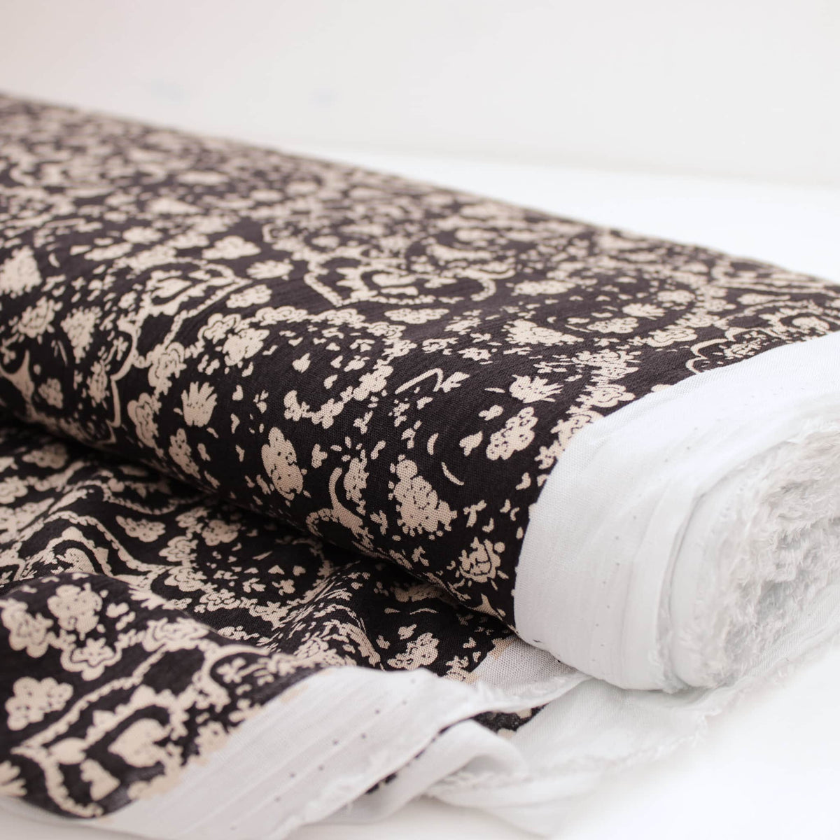 Aurora Crinkle Textured Henna Paisley Viscose - Black/Cream