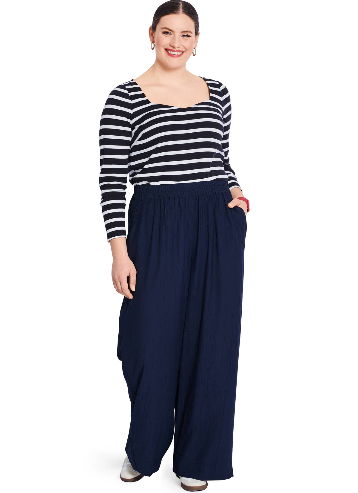 Burda Style Misses' T-Shirt Sewing Pattern B5731