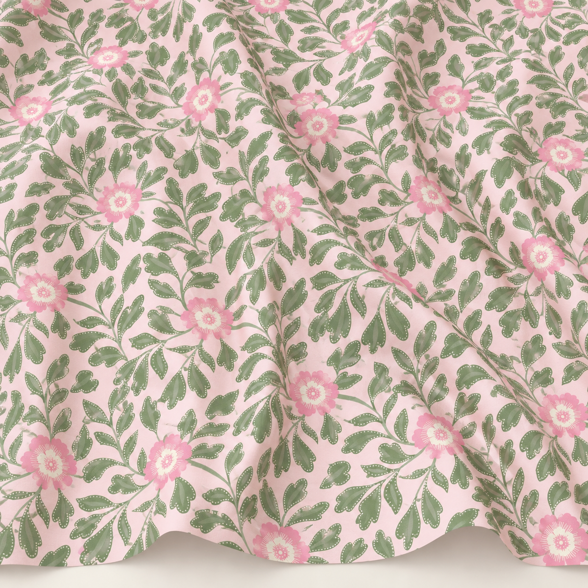 Cloud9 Summer Garden Organic Cotton Quilting Fabric - Garden Whispers Pink