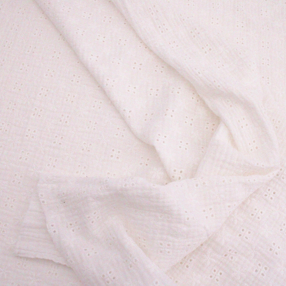Daisy Broderie Anglaise Organic Cotton - Small Ivory