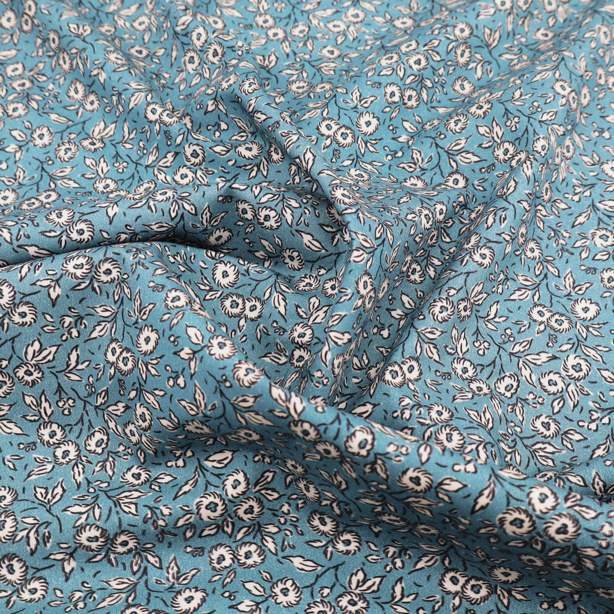 Percale 100% Cotton Quilting Dressmaking Craft Fabric - Hyde Park