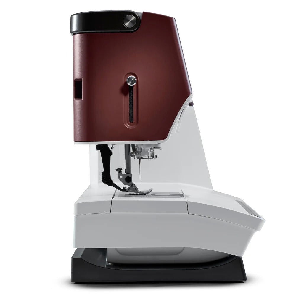 PFAFF expression™ 715 Sewing Machine