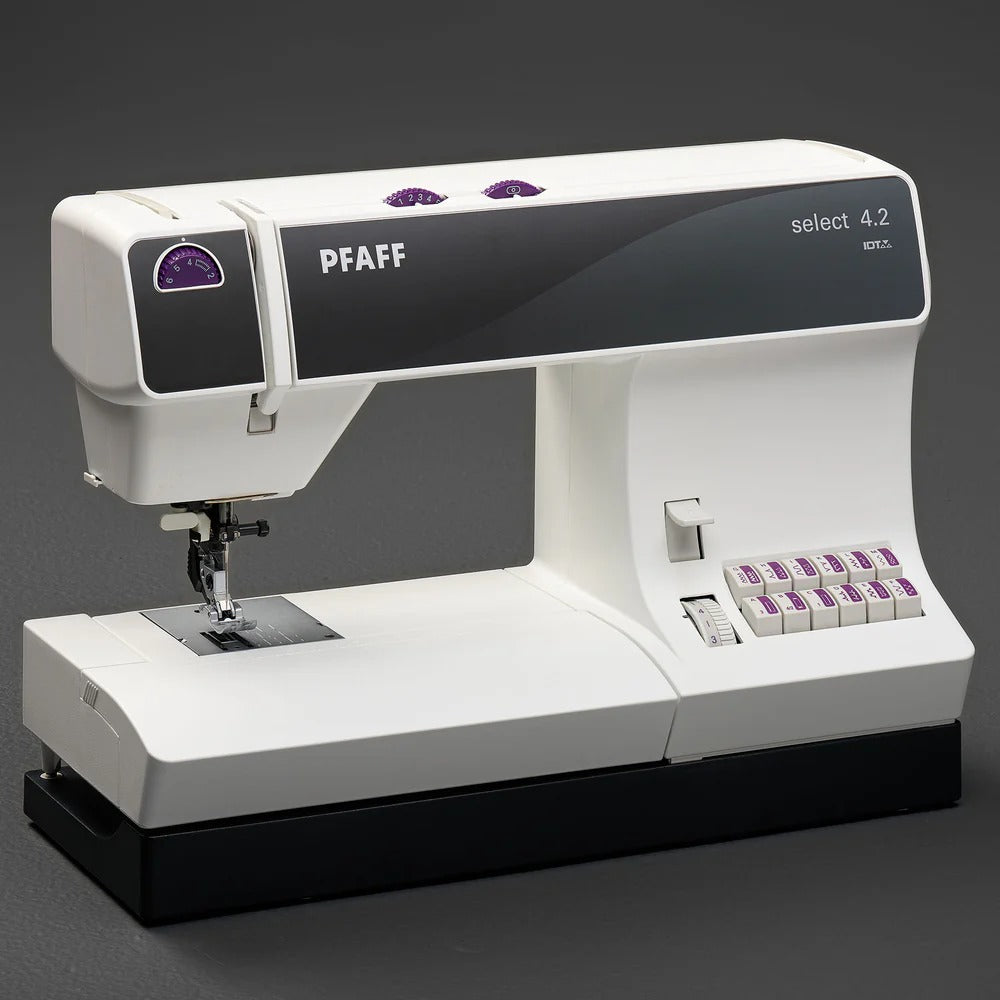 PFAFF select™ 4.2 Sewing Machine