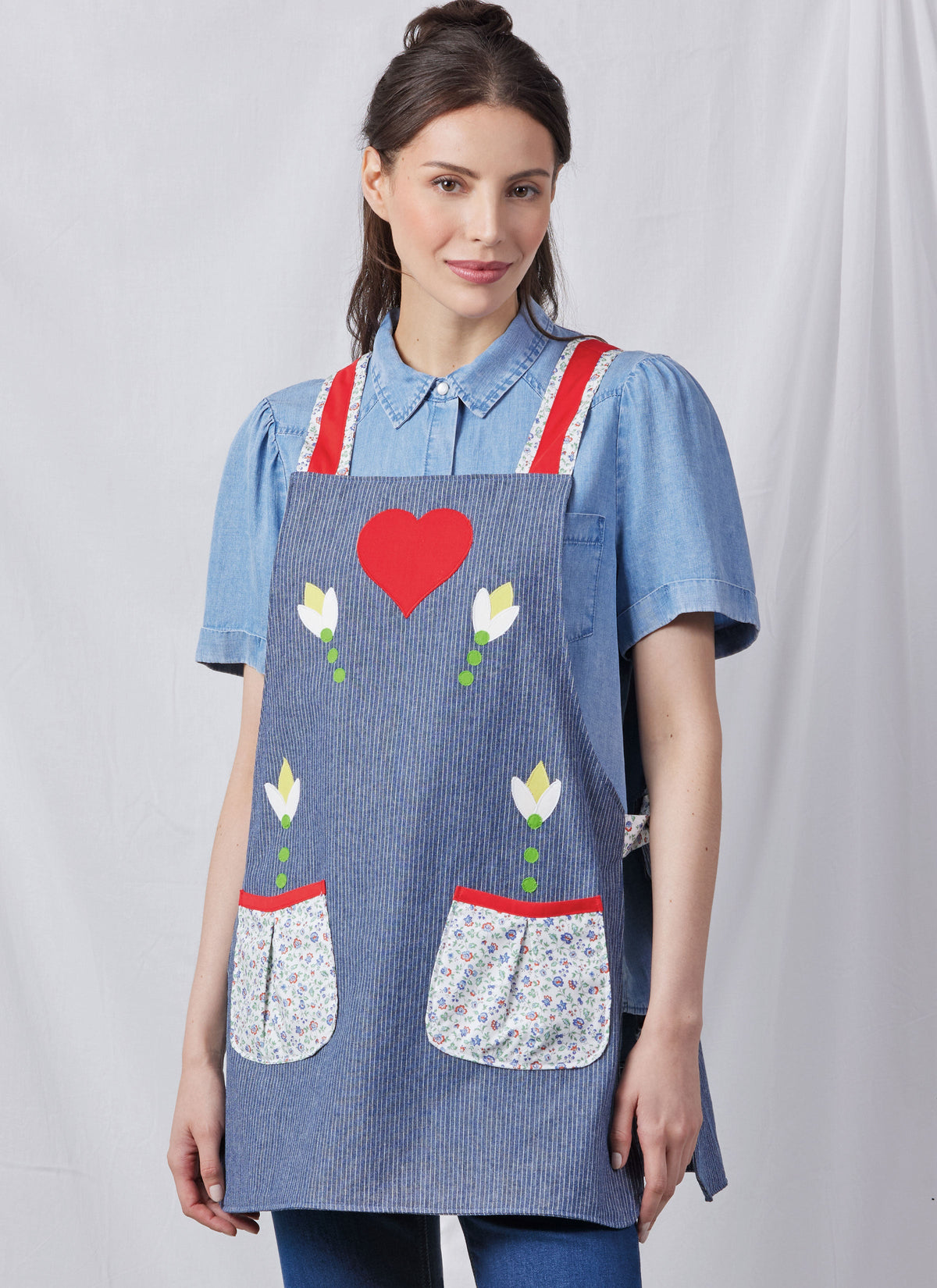 Simplicity: Children & Misses Aprons and Kitchen Accessories S3119A