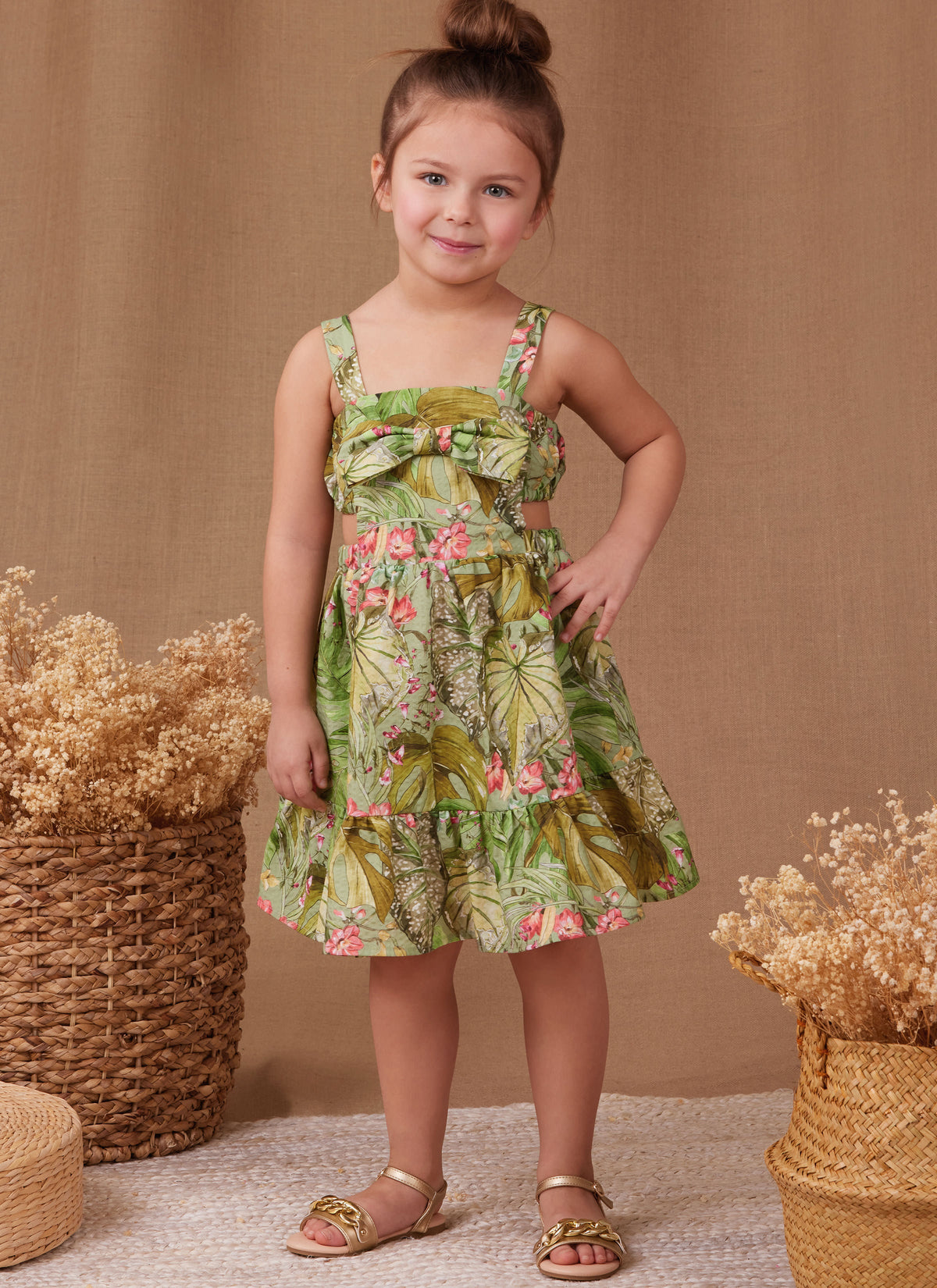 Simplicity: Children's Dress, Top and Shorts Sewing Pattern S9962A