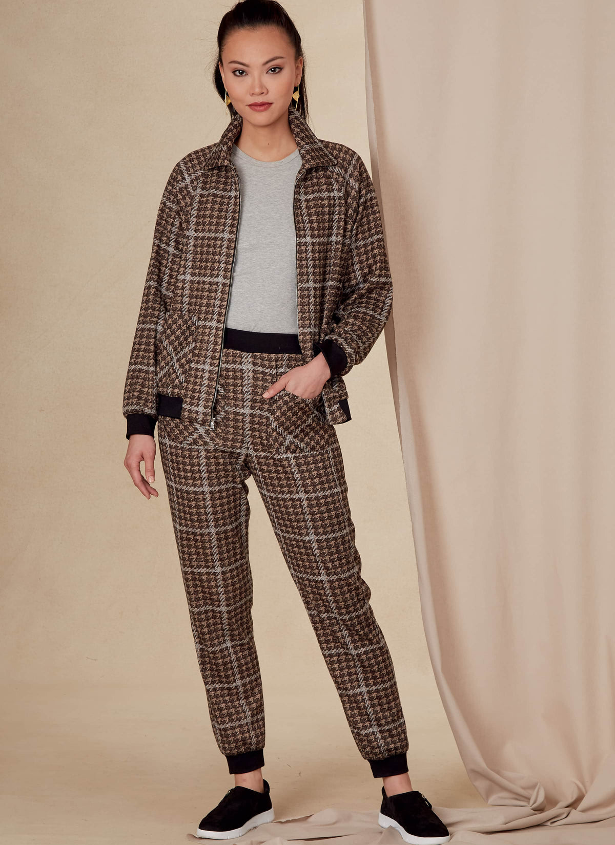 Vogue Misses Sportswear & Petite Jacket & Pants Sewing Pattern V1832A (XS-XXL)
