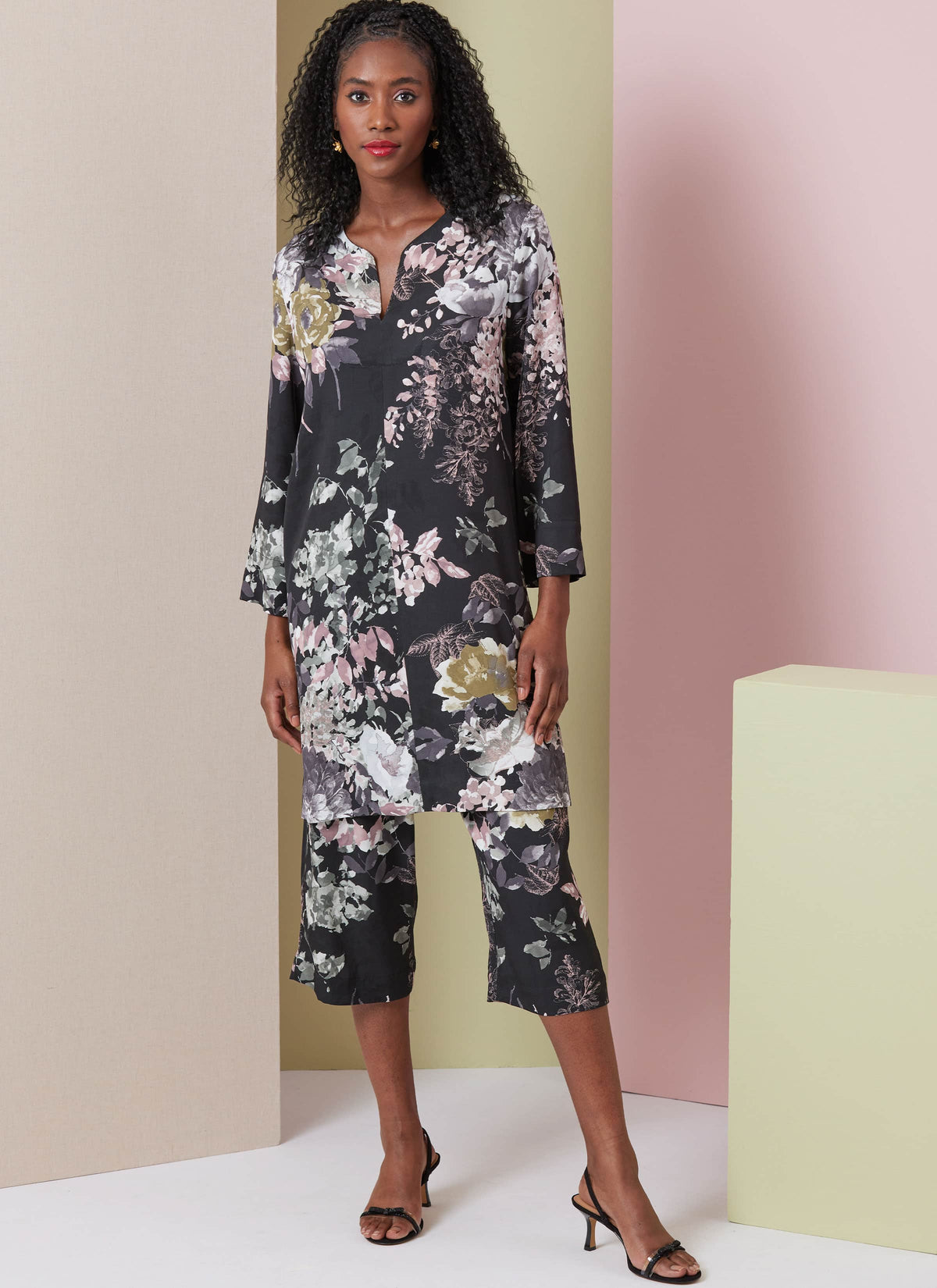 Vogue Misses Lounge Sets By Marcy Tilton Sewing Pattern V2019A (XS-S-M-L-XL-XXL)