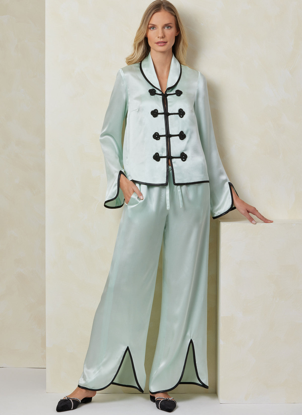 Vogue Misses' Pajamas Sewing Pattern for Stylish Comfort V2099