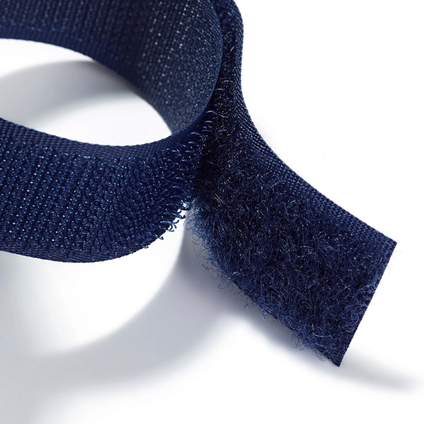 Prym Arm Pin Cushion: Secure Blue Strap for Easy Sewing - 611340