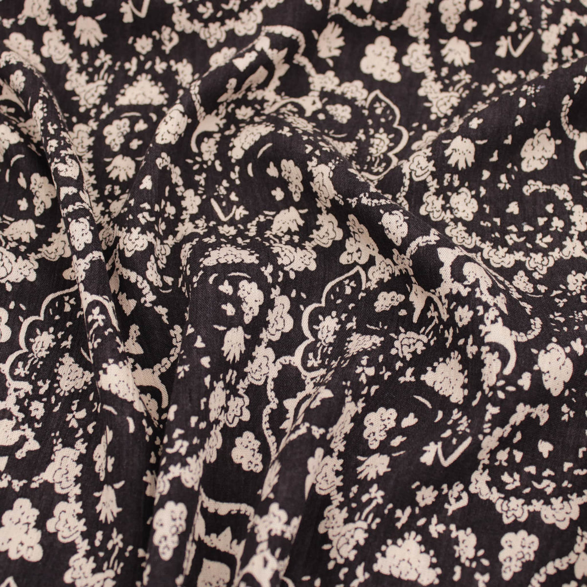 Aurora Crinkle Textured Henna Paisley Viscose - Black/Cream