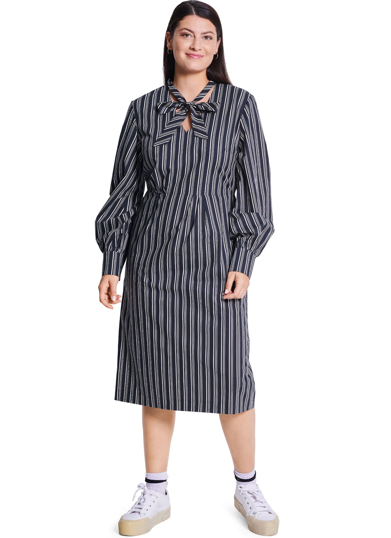 Burda Style Misses' Dress Sewing Pattern for Fashionistas B5798
