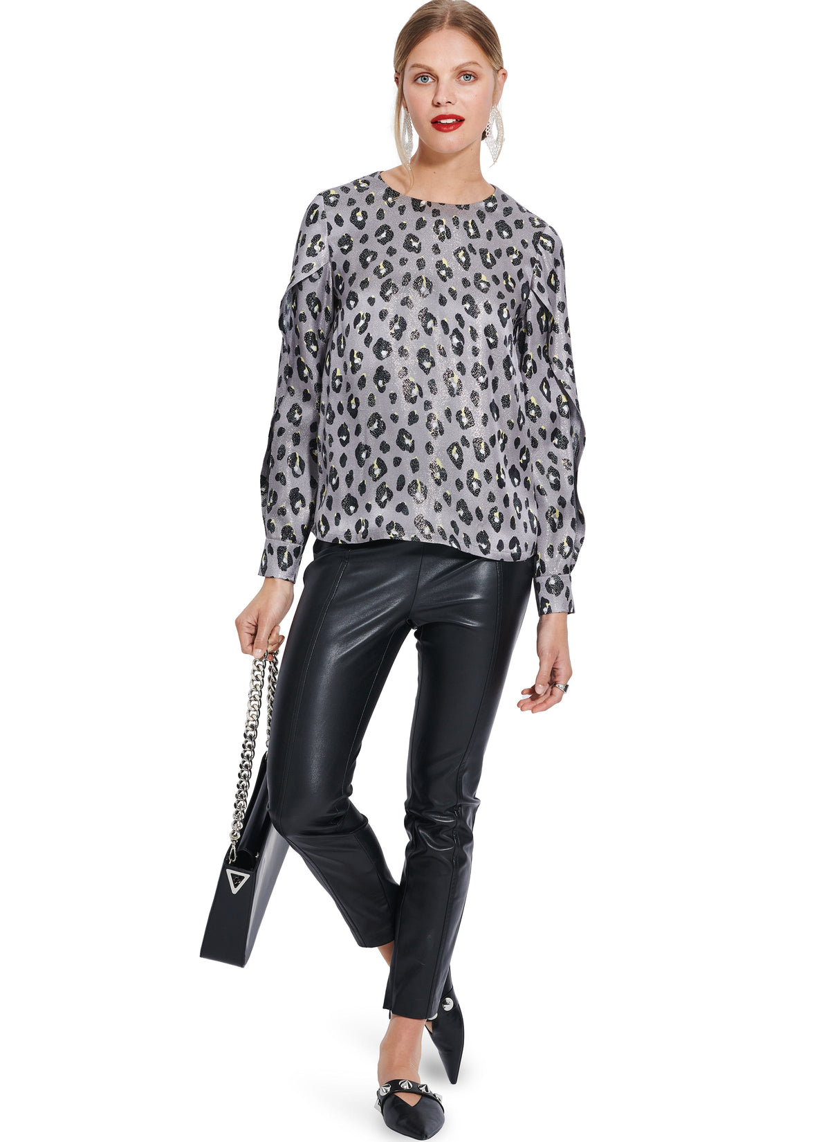 Burda Style Misses' Blouse Sewing Pattern for Fashionistas B5878