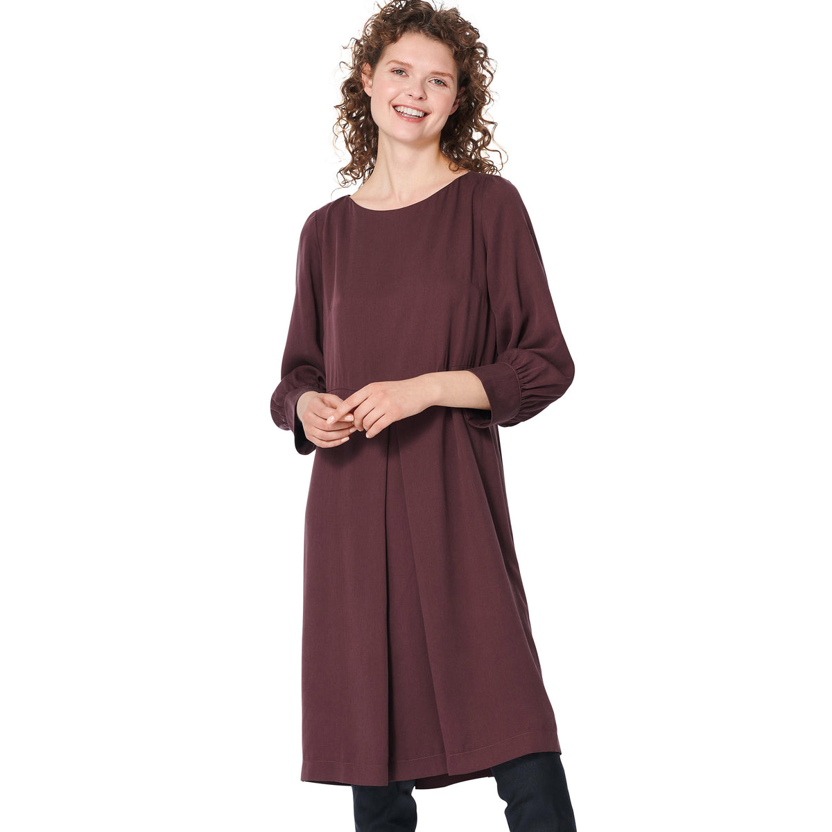Burda Style Misses' Dress with Scoop Neckline Sewing Pattern B5975