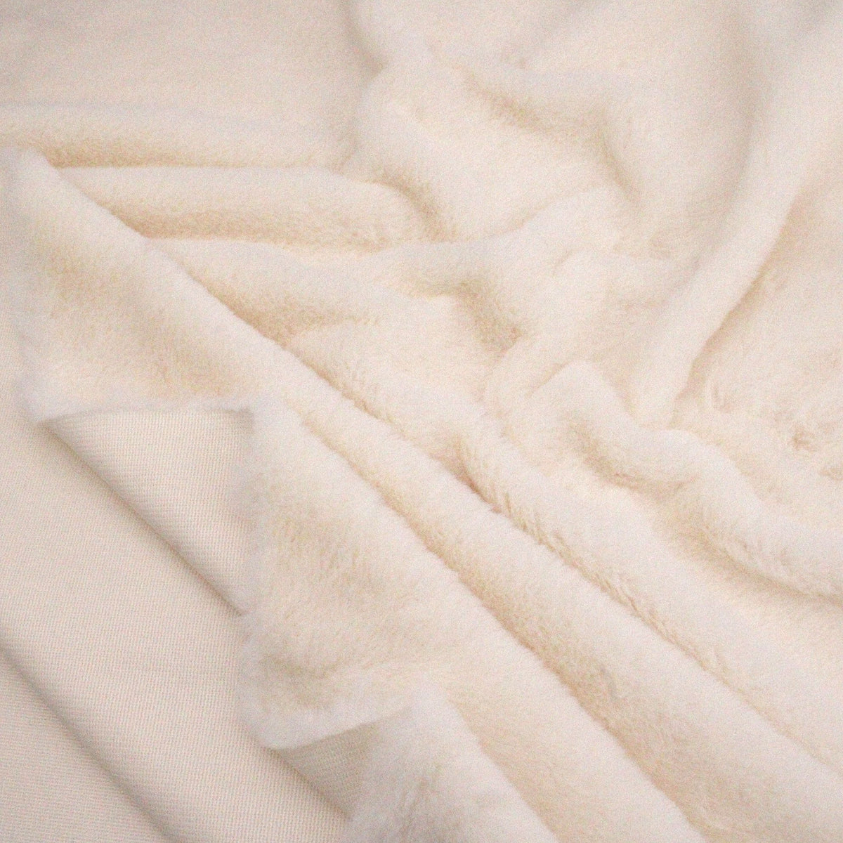 Calista Luxurious Faux Fur - Ecru