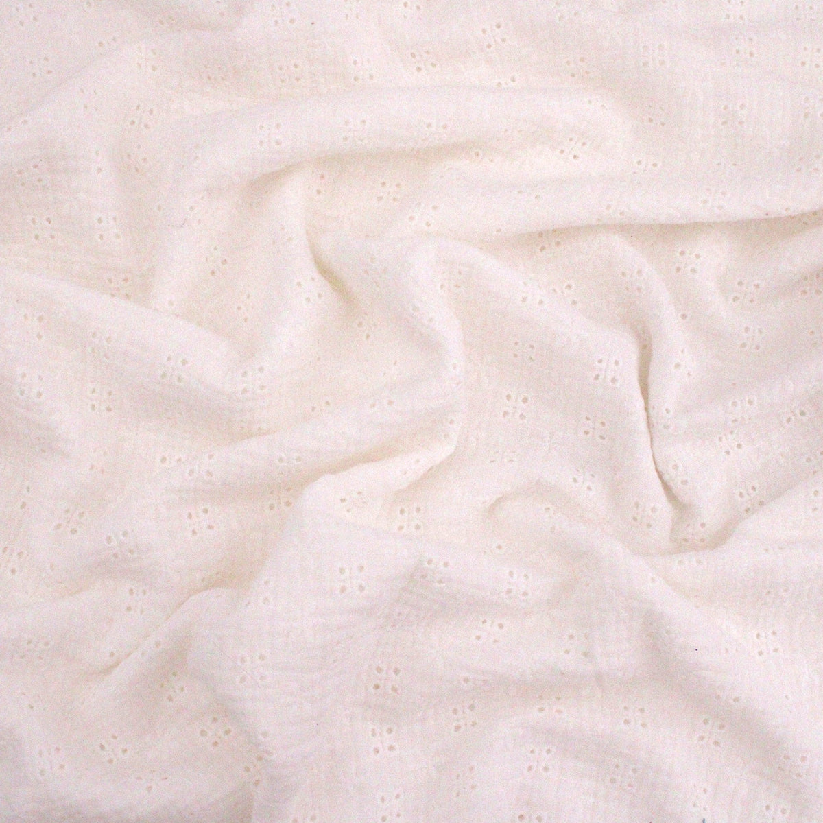 Daisy Broderie Anglaise Organic Cotton - Small Ivory