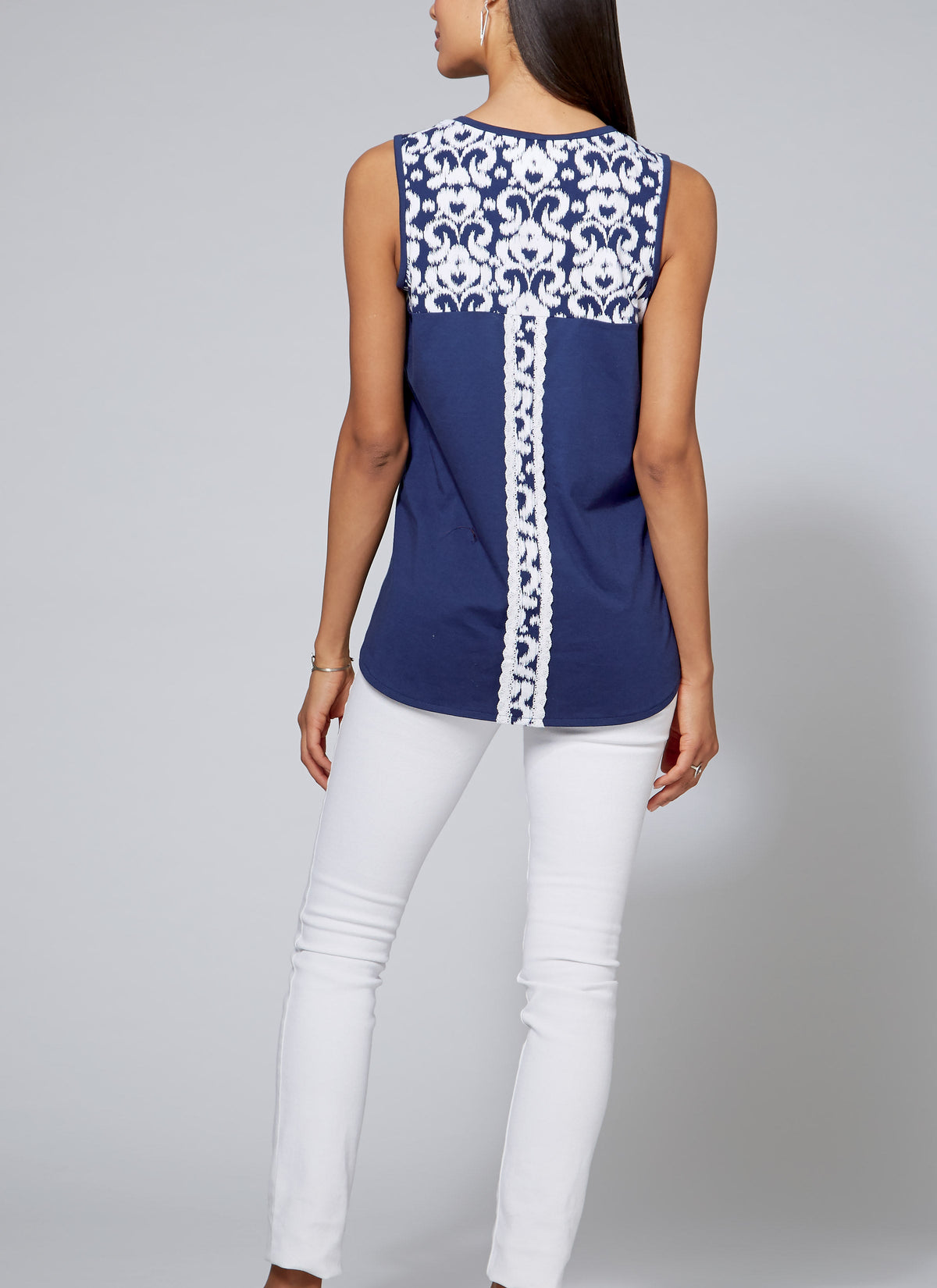 McCall’s Top Sewing Pattern M7600