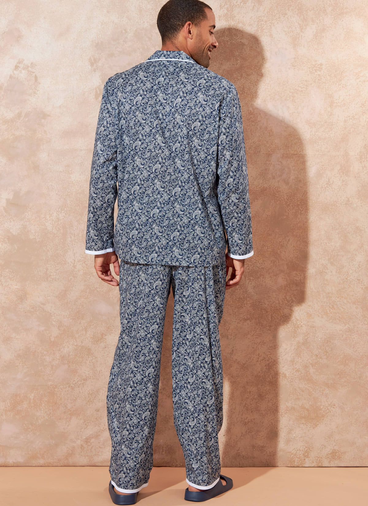McCall’s Men's Pajamas Sewing Pattern M8262