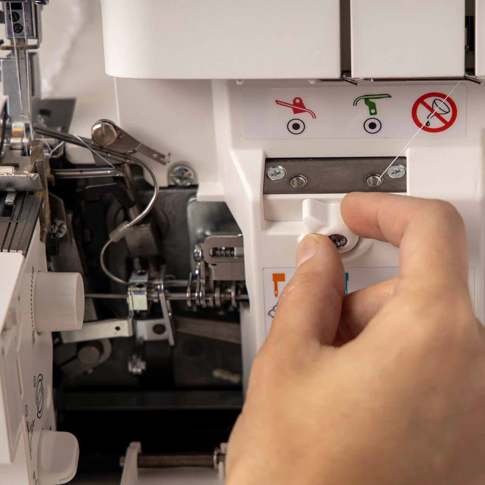PFAFF admire™ air 5000 Overlock Machine