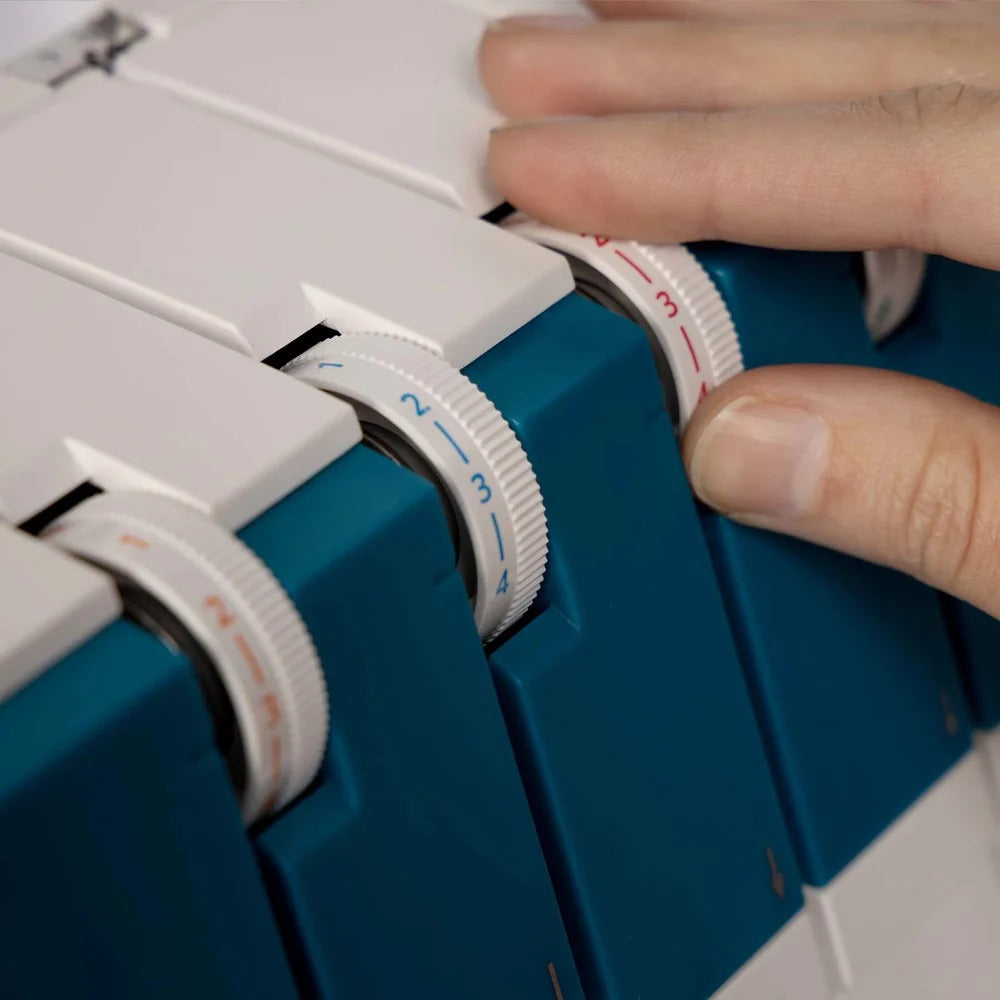 PFAFF admire™ air 5000 Overlock Machine