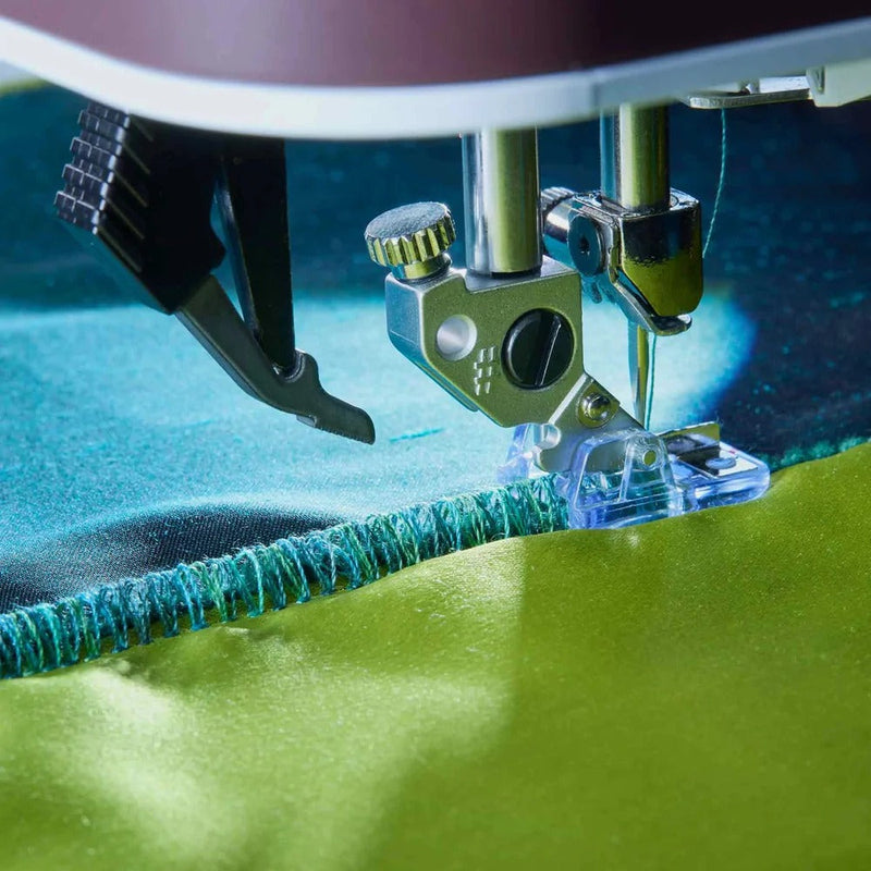 PFAFF expression™ 715 Sewing Machine