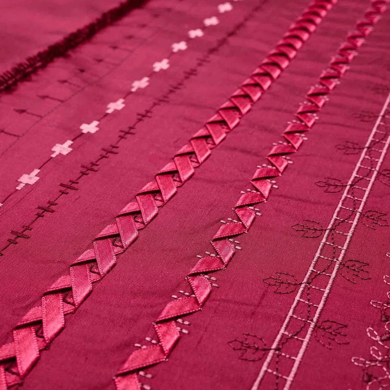 PFAFF expression™ 715 Sewing Machine