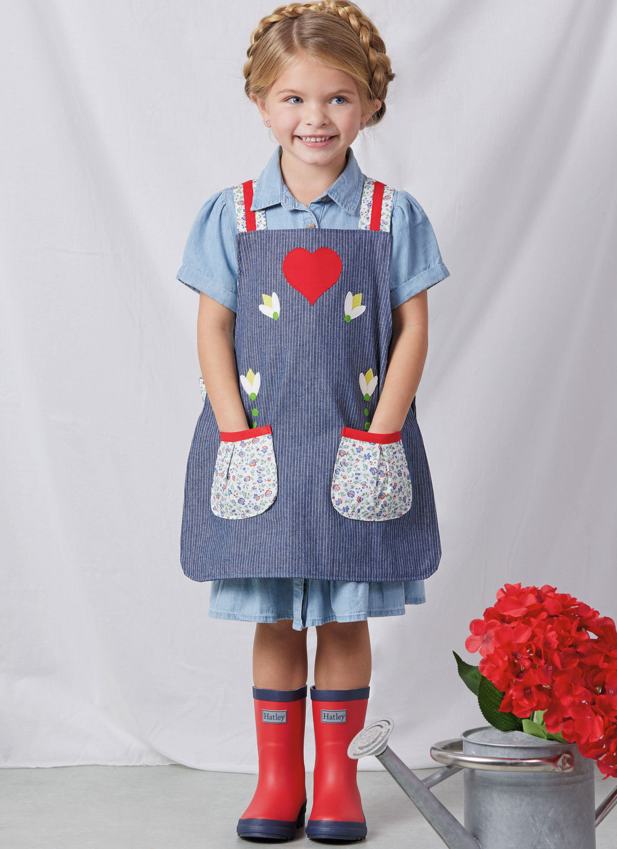 Simplicity: Children & Misses Aprons and Kitchen Accessories S3119A