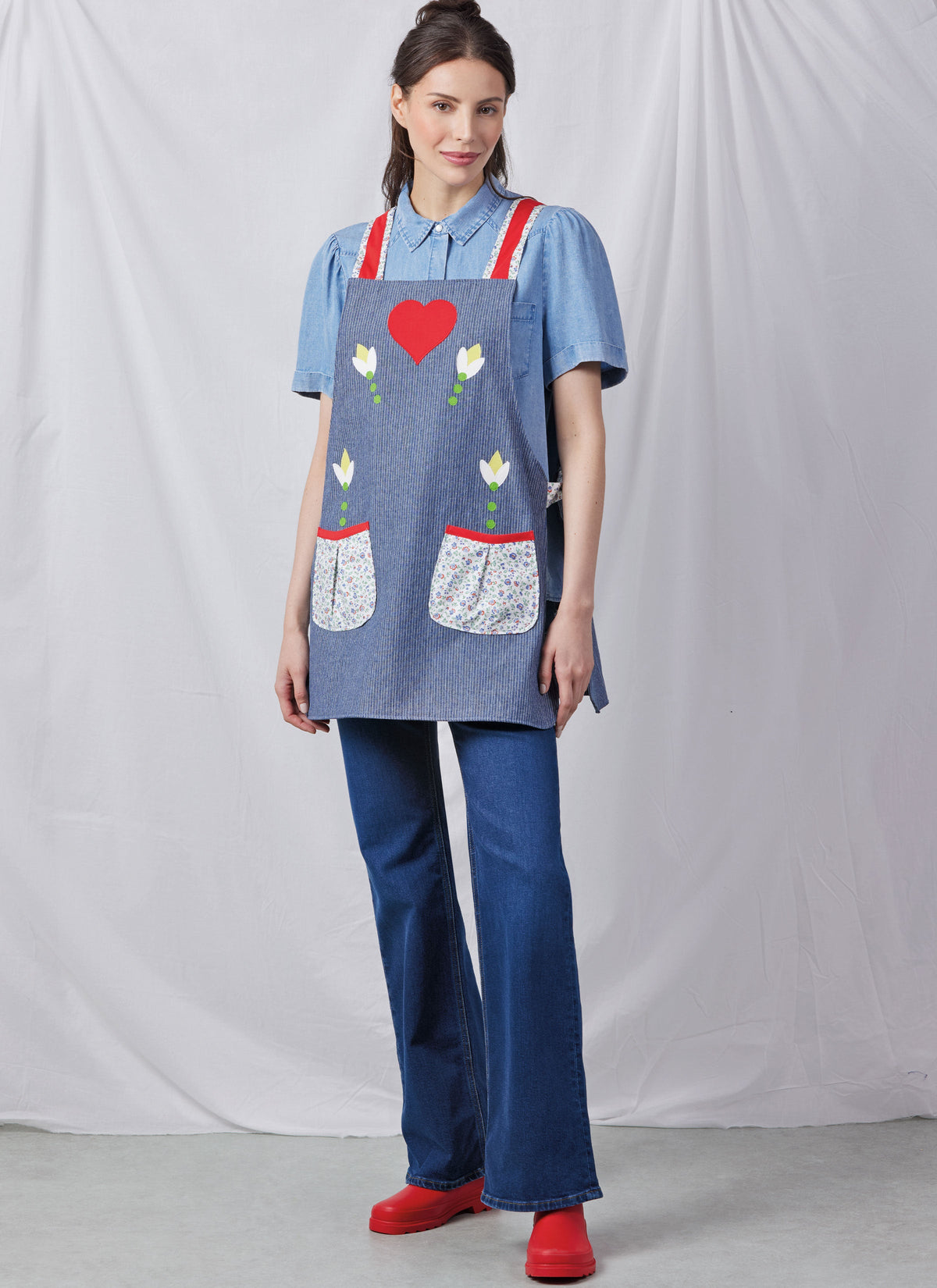 Simplicity: Children & Misses Aprons and Kitchen Accessories S3119A
