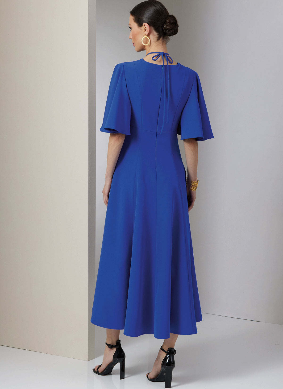 Vogue Misses' Dress with Sleeve Variations Sewing Pattern V2025