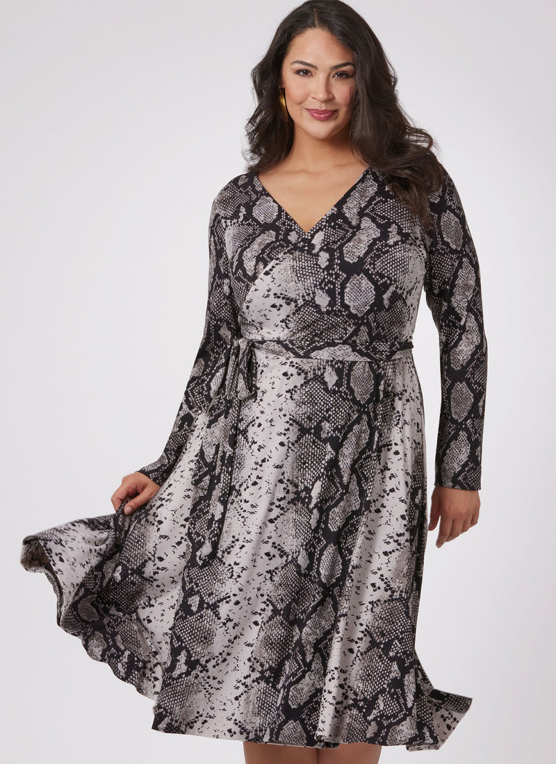 Vogue Misses' Wrap Dress by Diane Von Furstenberg Sewing Pattern V2060