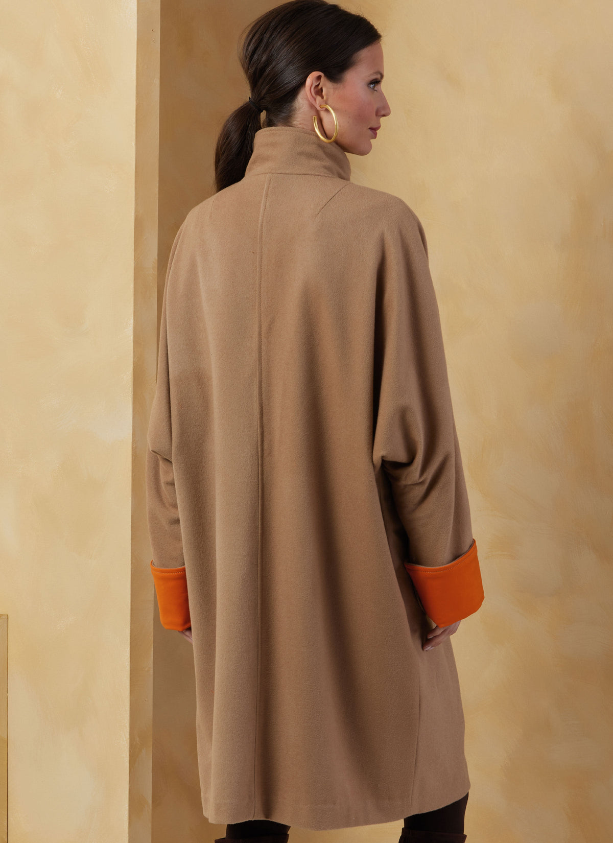 Vogue Misses' Coats Sewing Pattern for Stylish Creations V2075