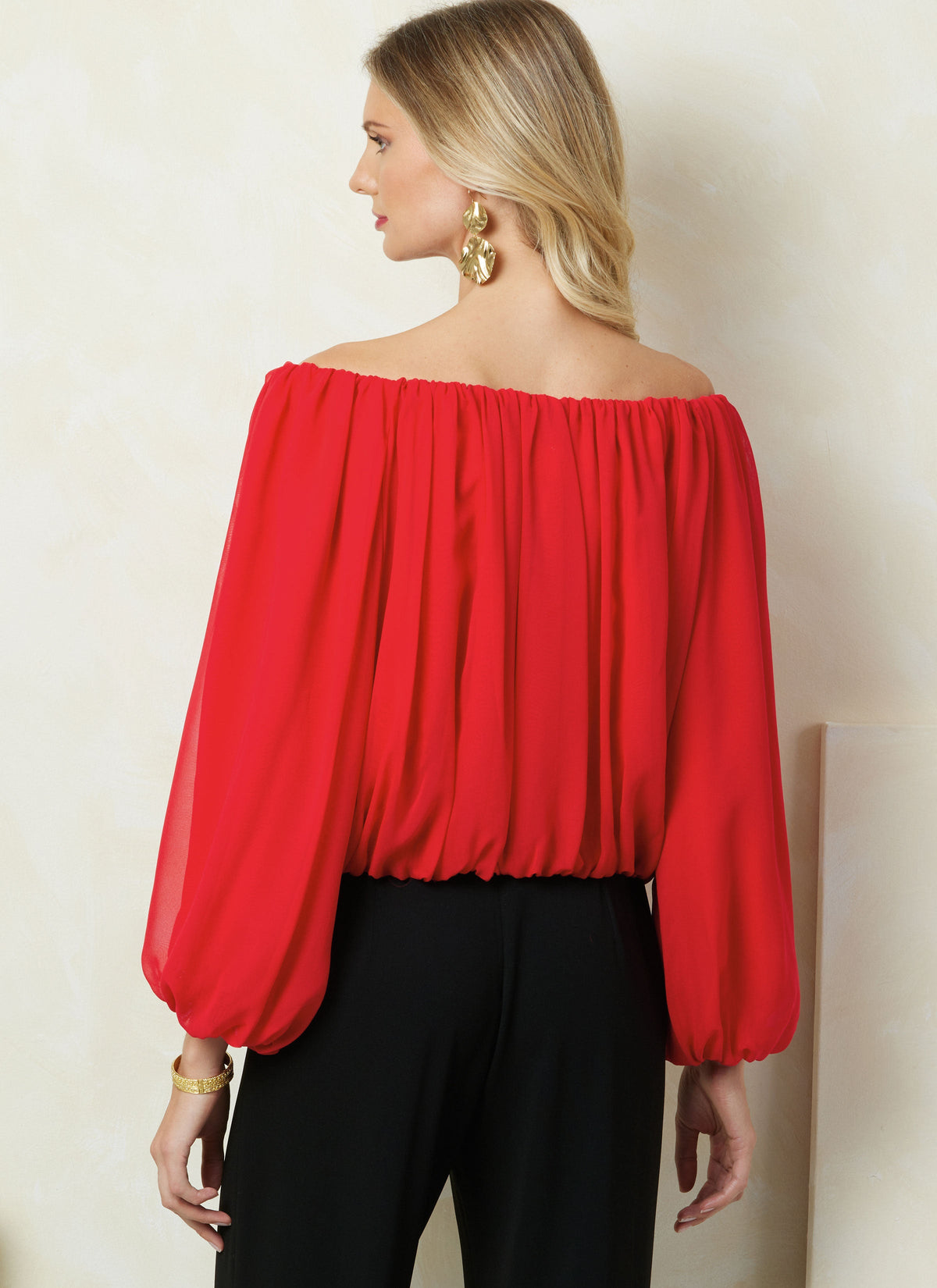 Vogue Misses' Top with Length Variations Sewing Pattern V2091