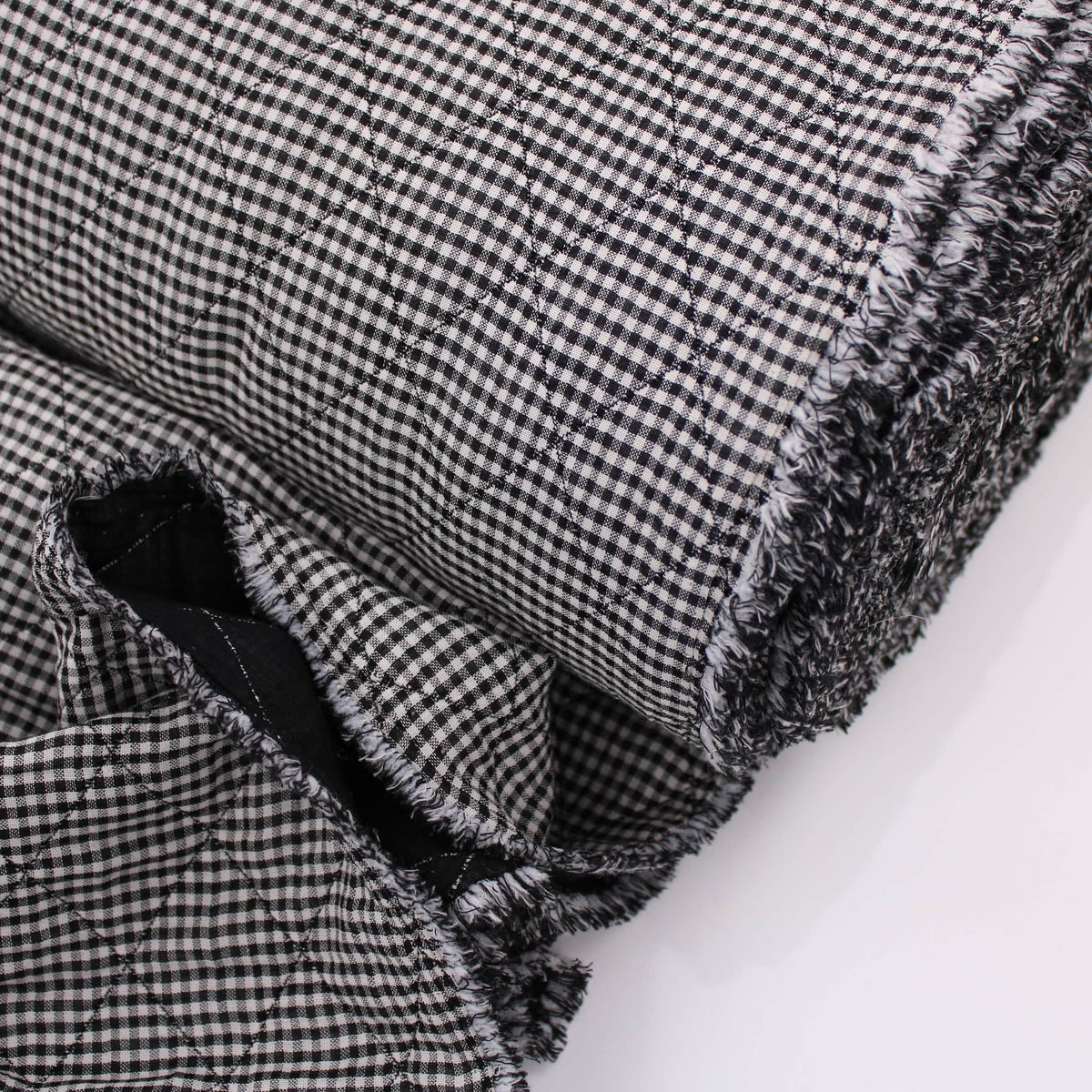 Diamond Quilted Mini Checked Cotton Gingham pattern dressmaking women soft woven drape lightweight quilting gilet jacket blanket fabric material wadding batting Black and White