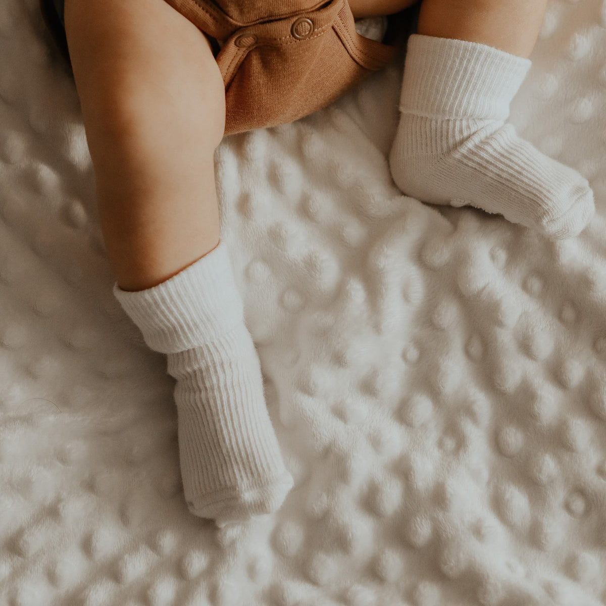 baby soft fleece in dimple dots Soft Cream
