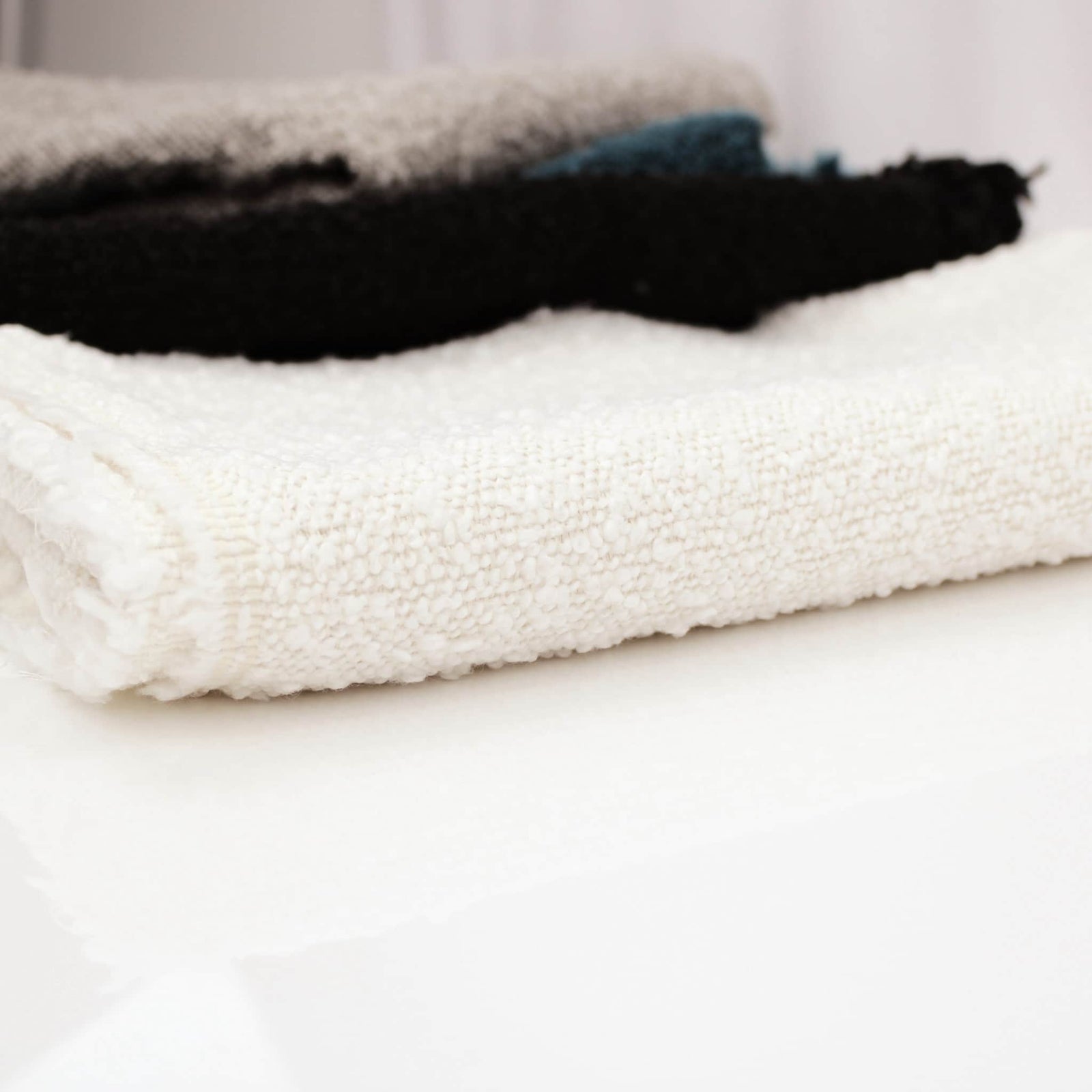 【euw】nuance quilting tulle outer / beige Tache Plush Dreams Sand Taupe Beige Tufted Velvet Quilt Set (JHW-853B)