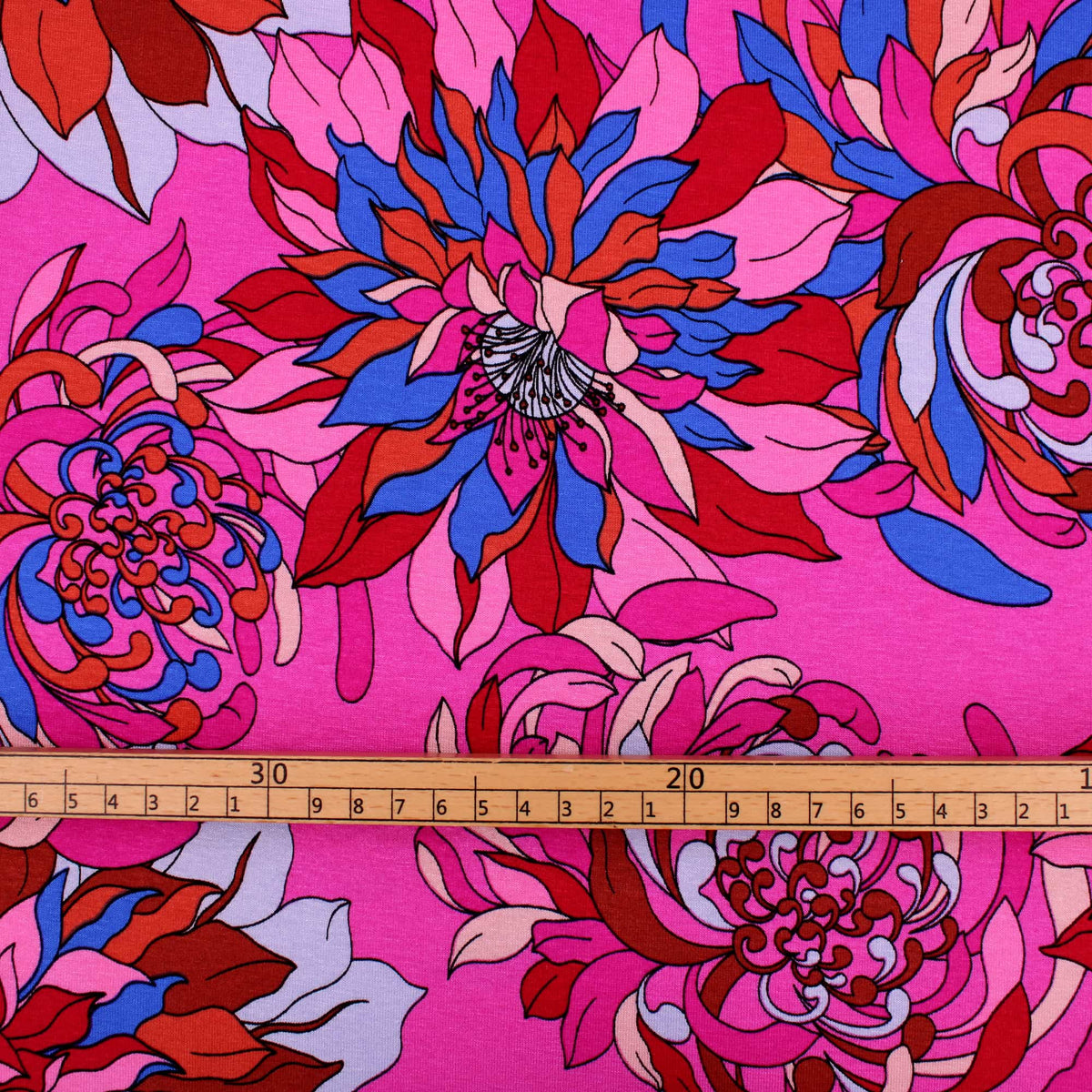 Retro 70s Viscose Jersey Bold Flowers Pattern Dressmaking Fabric Knit Soft Women Rayon Lawn Spandex Floral Waves Via Magenta Stretch Pink Fucshia